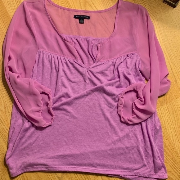 𝅺AMERICAN eagle top - Picture 1 of 3